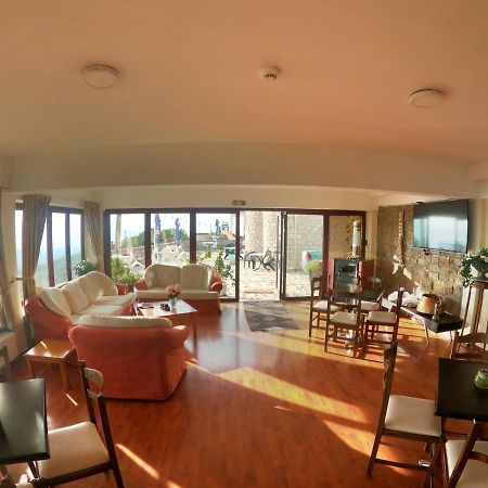 Hotel Isaraiko Spiti Agia Theodora Isaris Eksteriør bilde