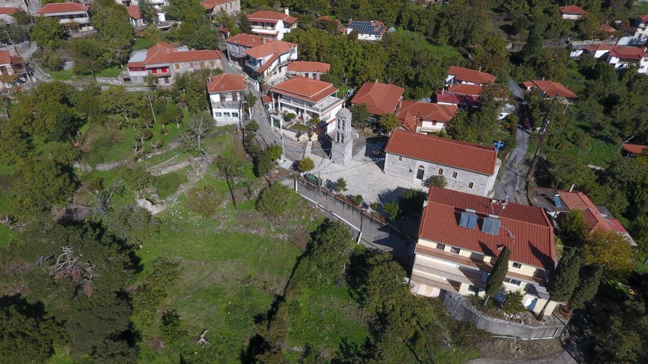 Hotel Isaraiko Spiti Agia Theodora Isaris Eksteriør bilde