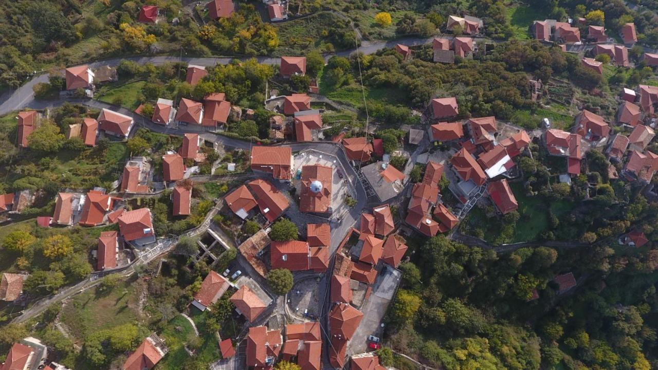 Hotel Isaraiko Spiti Agia Theodora Isaris Eksteriør bilde