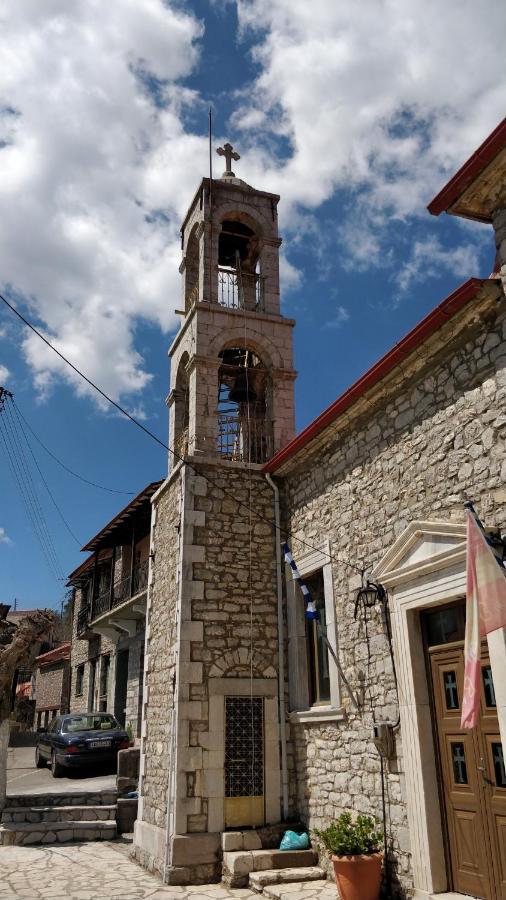 Hotel Isaraiko Spiti Agia Theodora Isaris Eksteriør bilde