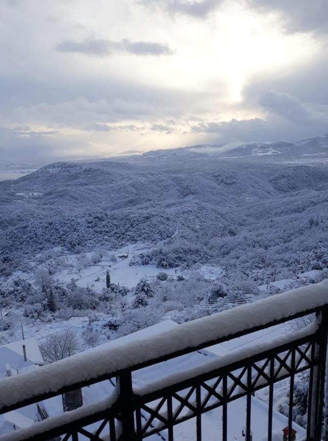 Hotel Isaraiko Spiti Agia Theodora Isaris Eksteriør bilde