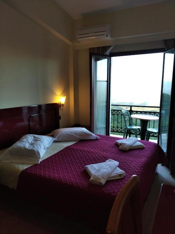 Hotel Isaraiko Spiti Agia Theodora Isaris Eksteriør bilde