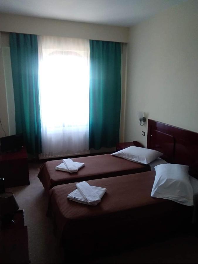 Hotel Isaraiko Spiti Agia Theodora Isaris Eksteriør bilde