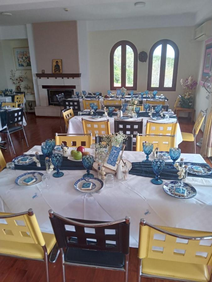 Hotel Isaraiko Spiti Agia Theodora Isaris Eksteriør bilde